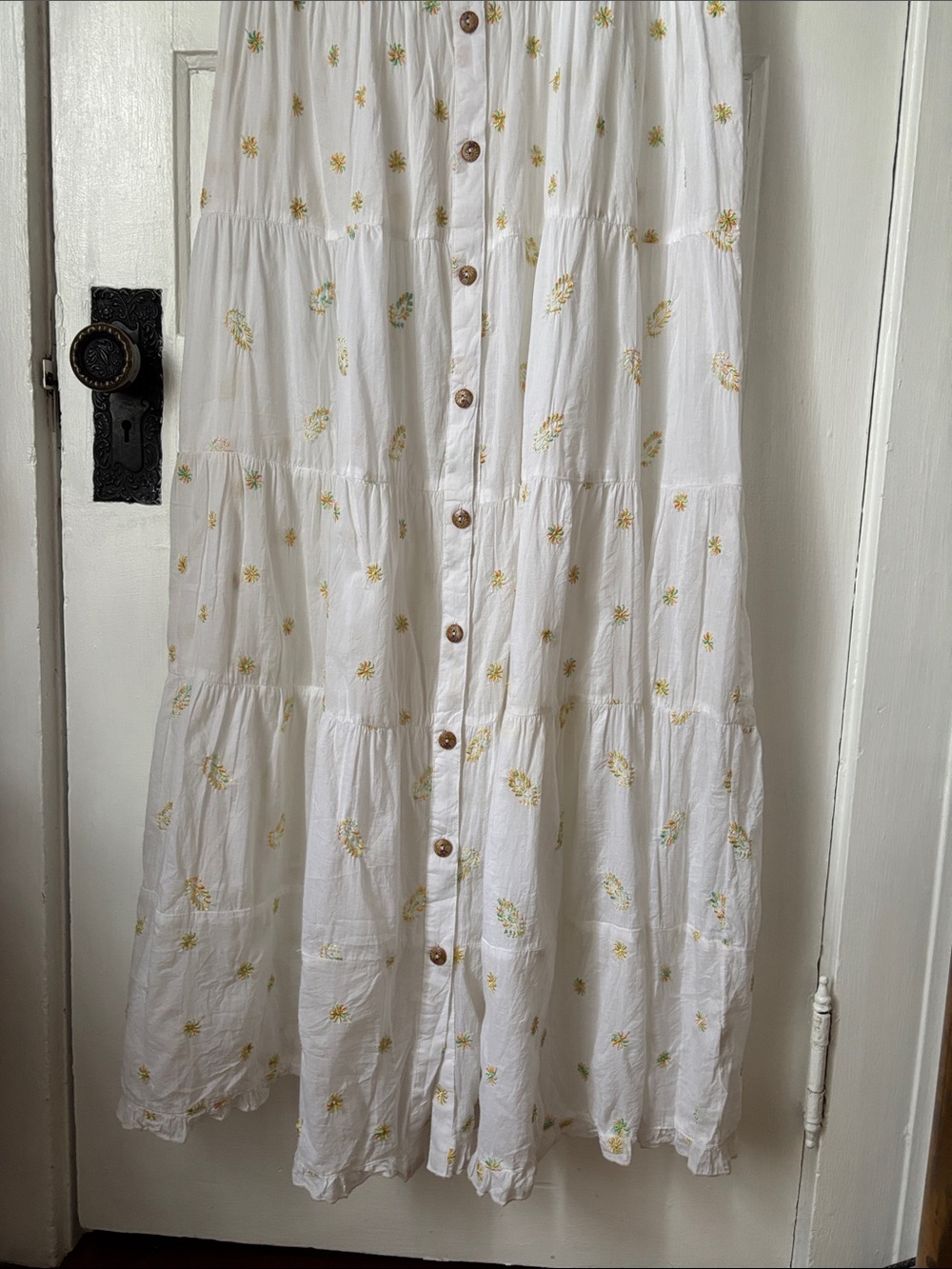 RHEA TIERED MAXI SHIRT DRESS WITH EMBROIDERED FLORALS - Picture 3 of 9